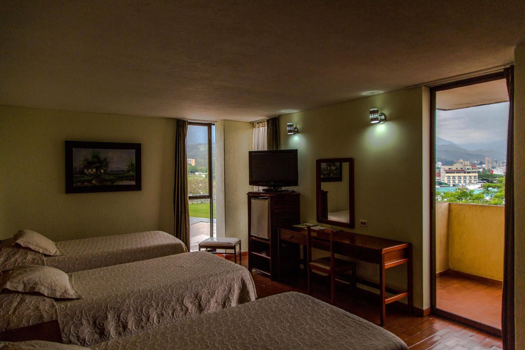 Don Lolo Hotel 3*